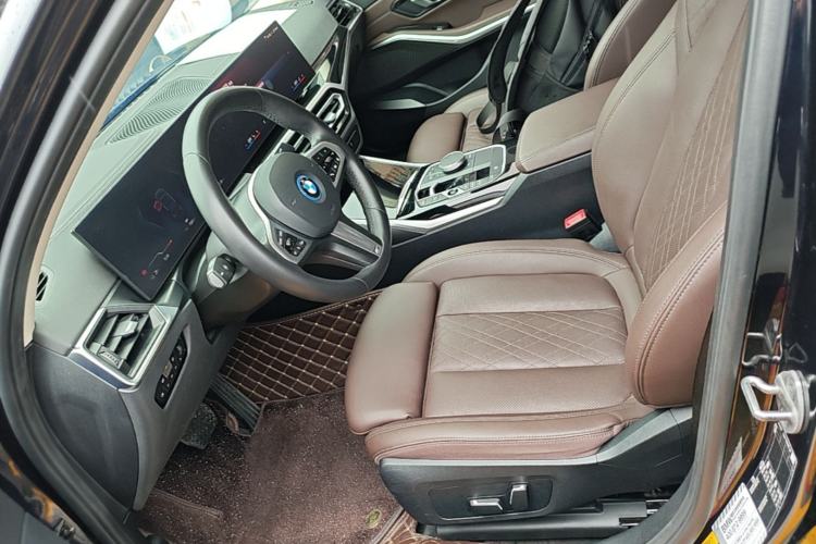 Used BMW i3 2022 eDrive 35 L Left Front Seat