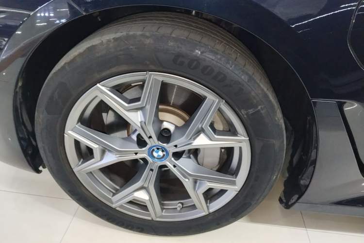 Used BMW i3 2022 eDrive 35 L Left Front Wheel Hub
