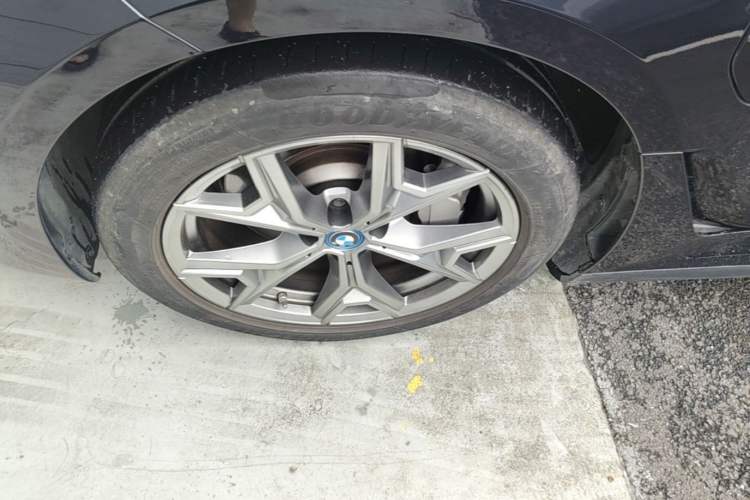 Used BMW i3 2022 eDrive 35 L Left Front Wheel Hub