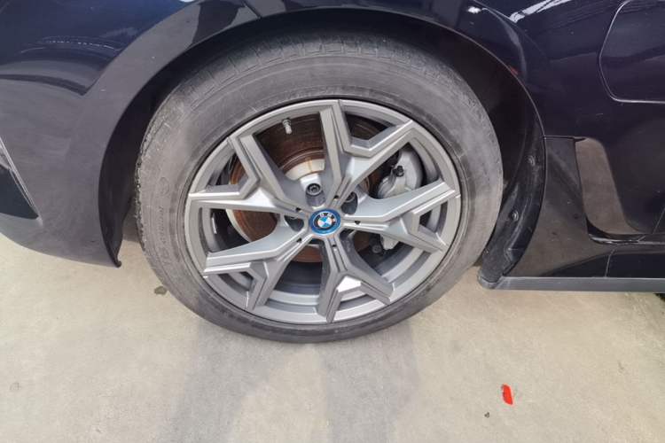 Used BMW i3 2022 eDrive 35 L Left Front Wheel Hub