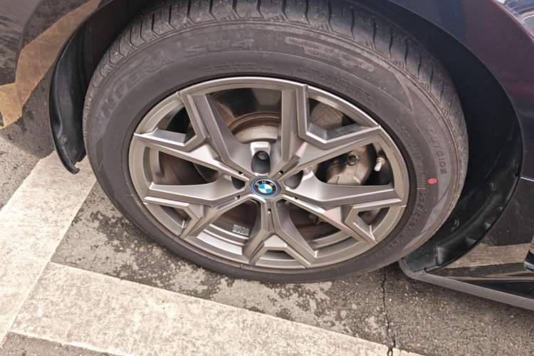 Used BMW i3 2022 eDrive 35 L Left Front Wheel Hub