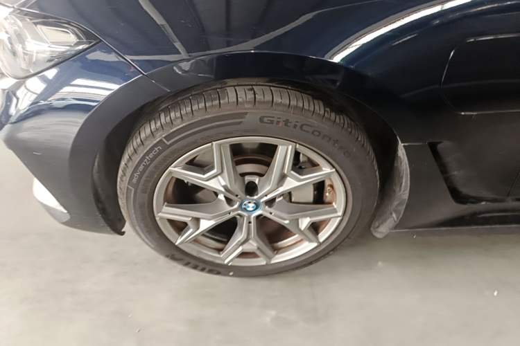 Used BMW i3 2022 eDrive 35 L Left Front Wheel Hub