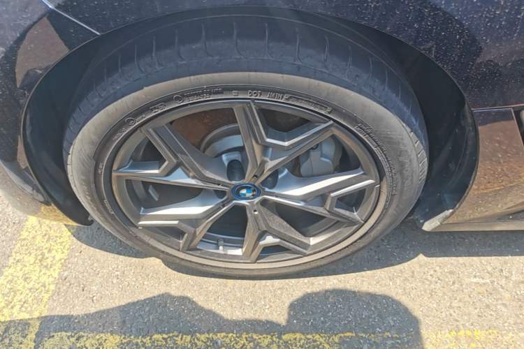 Used BMW i3 2022 eDrive 35 L Left Front Wheel Hub