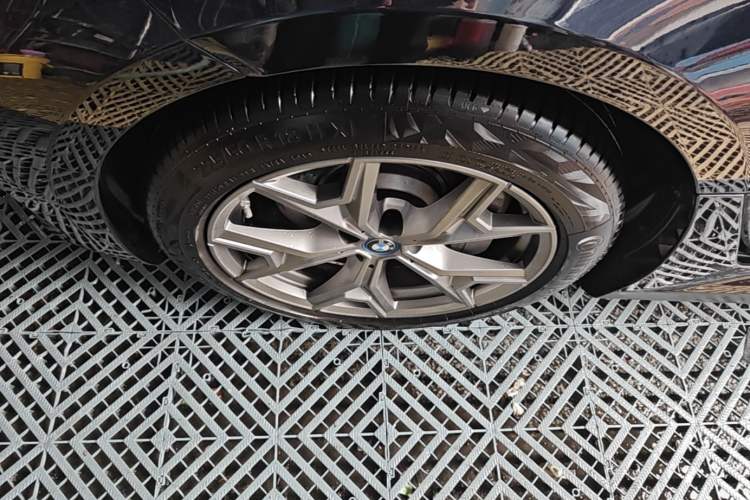 Used BMW i3 2022 eDrive 35 L Left Front Wheel Hub