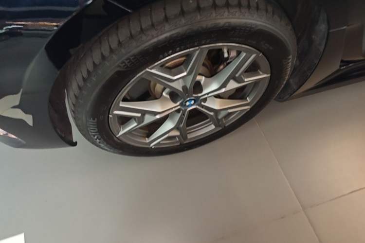 Used BMW i3 2022 eDrive 35 L Left Front Wheel Hub