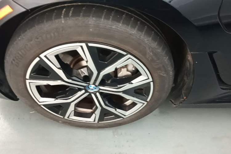 Used BMW i3 2022 eDrive 35 L Left Front Wheel Hub