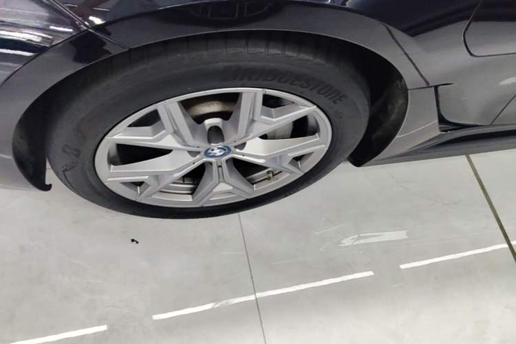 Used BMW i3 2022 eDrive 35 L Left Front Wheel Hub