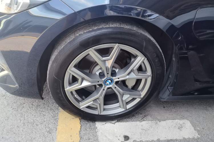 Used BMW i3 2022 eDrive 35 L Left Front Wheel Hub