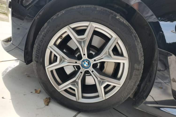 Used BMW i3 2022 eDrive 35 L Left Front Wheel Hub