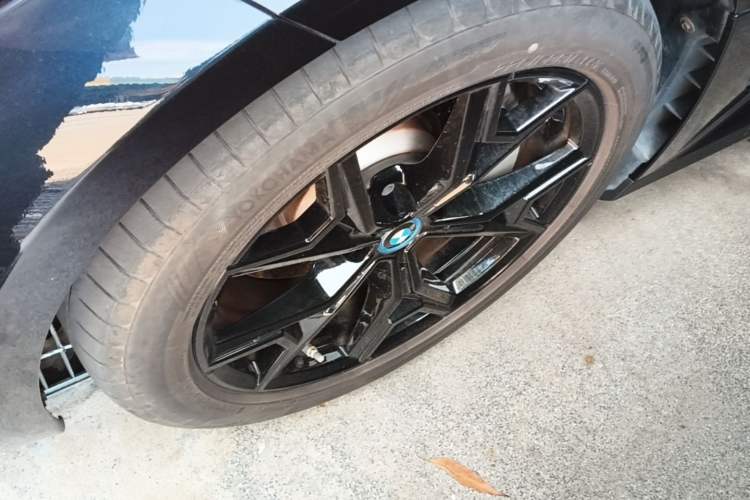 Used BMW i3 2022 eDrive 35 L Left Front Wheel Hub
