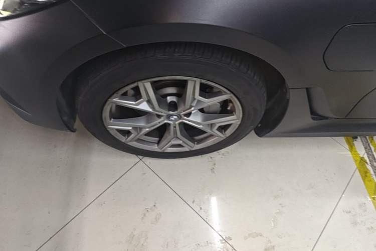Used BMW i3 2022 eDrive 35 L Left Front Wheel Hub