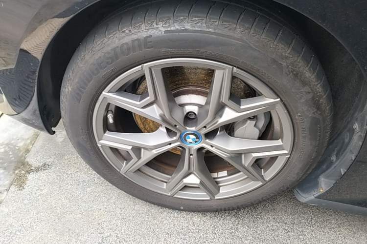 Used BMW i3 2022 eDrive 35 L Left Front Wheel Hub
