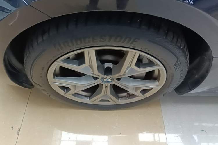 Used BMW i3 2022 eDrive 35 L Left Front Wheel Hub