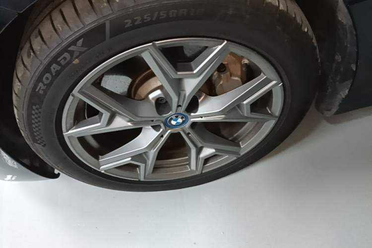 Used BMW i3 2022 eDrive 35 L Left Front Wheel Hub