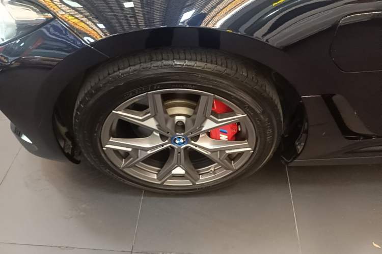 Used BMW i3 2022 eDrive 35 L Left Front Wheel Hub