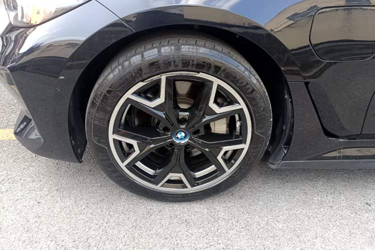 Used BMW i3 2022 eDrive 35 L Left Front Wheel Hub