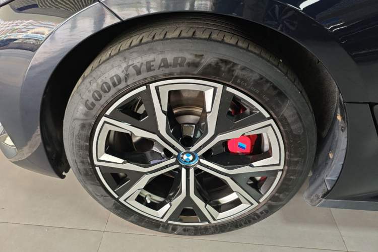 Used BMW i3 2022 eDrive 35 L Left Front Wheel Hub