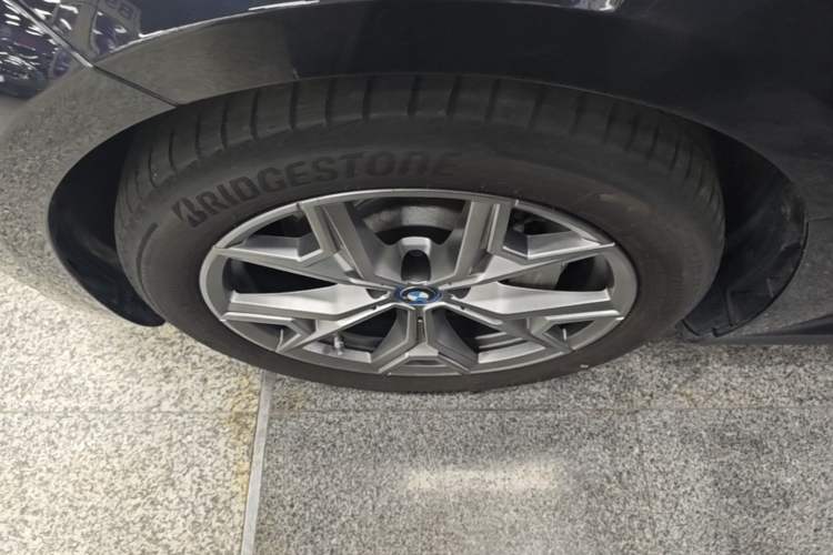 Used BMW i3 2022 eDrive 35 L Left Front Wheel Hub