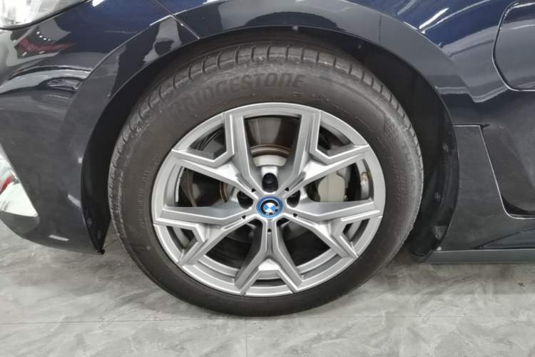 Used BMW i3 2022 eDrive 35 L Left Front Wheel Hub