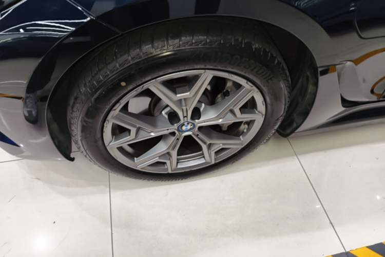 Used BMW i3 2022 eDrive 35 L Left Front Wheel Hub