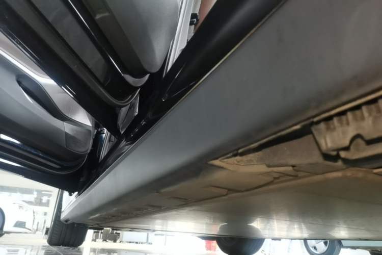 Used BMW i3 2022 eDrive 35 L Left Side Sill