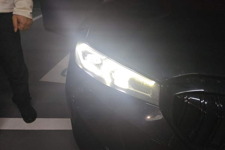Used BMW i3 2022 eDrive 35 L Right Front Headlight
