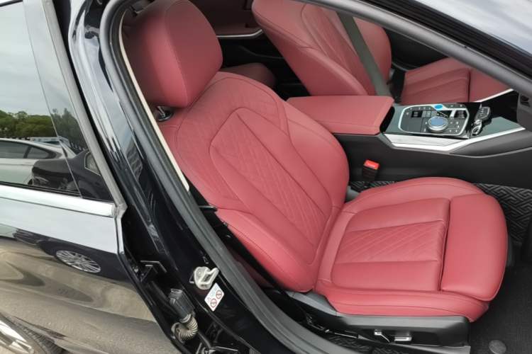 Used BMW i3 2022 eDrive 35 L Right Front Seat