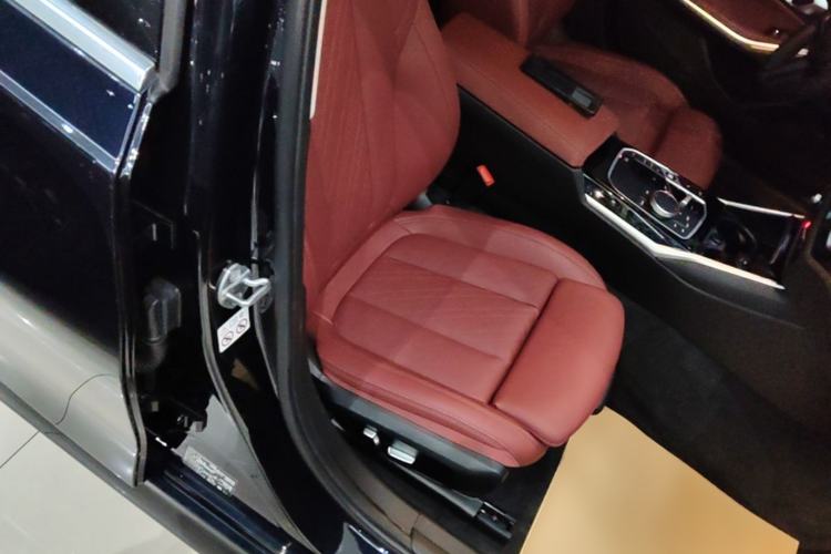 Used BMW i3 2022 eDrive 35 L Right Front Seat