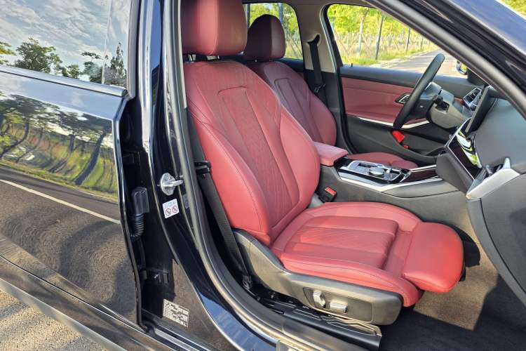 Used BMW i3 2022 eDrive 35 L Right Front Seat