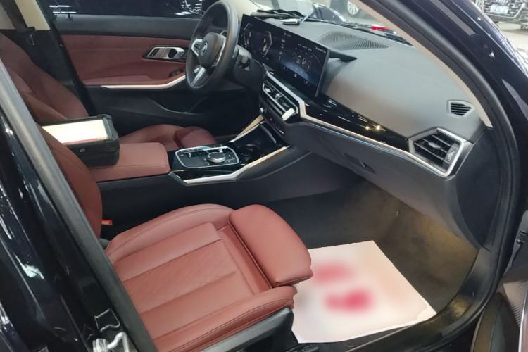 Used BMW i3 2022 eDrive 35 L Right Front Seat