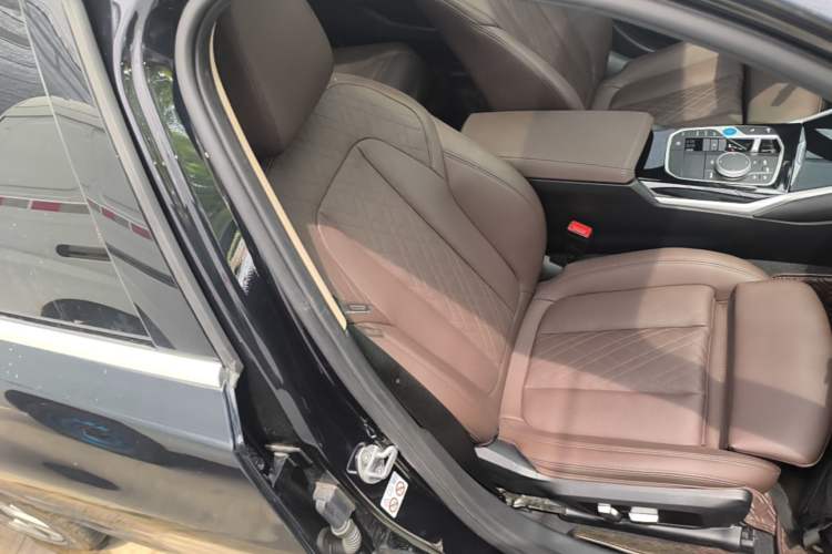 Used BMW i3 2022 eDrive 35 L Right Front Seat