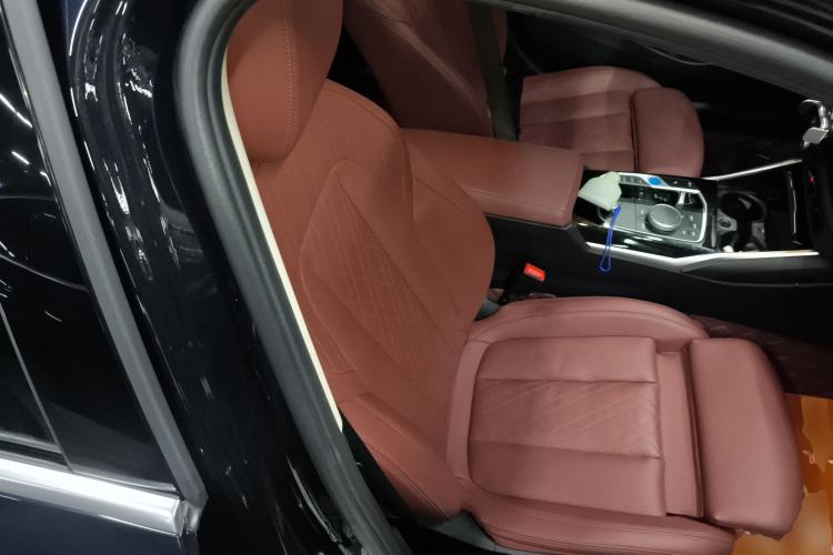 Used BMW i3 2022 eDrive 35 L Right Front Seat