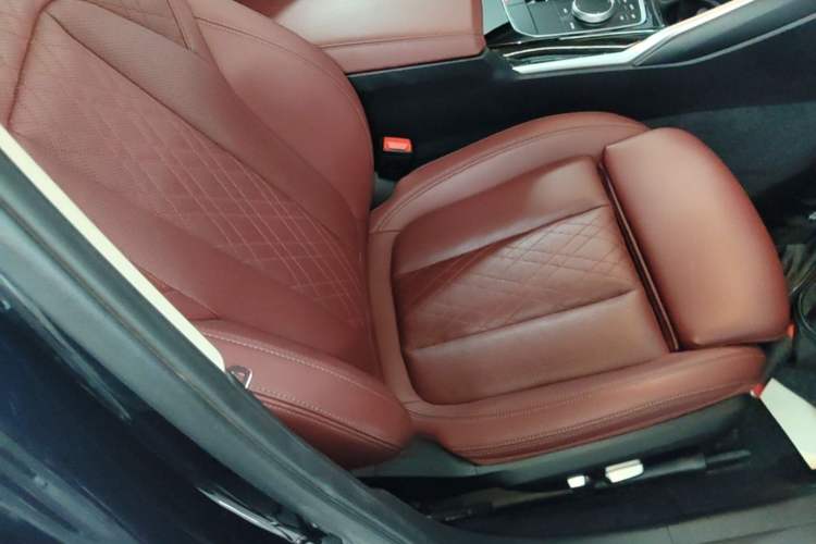 Used BMW i3 2022 eDrive 35 L Right Front Seat