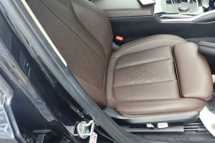 Used BMW i3 2022 eDrive 35 L Right Front Seat