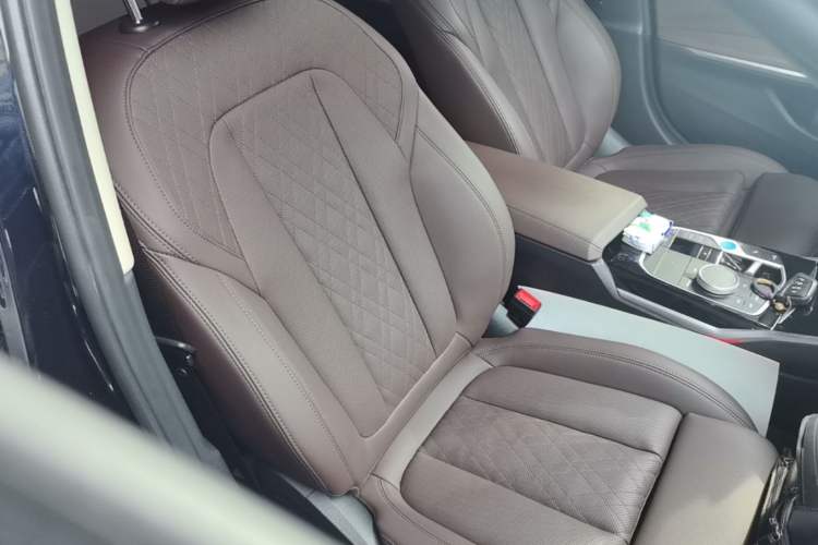Used BMW i3 2022 eDrive 35 L Right Front Seat