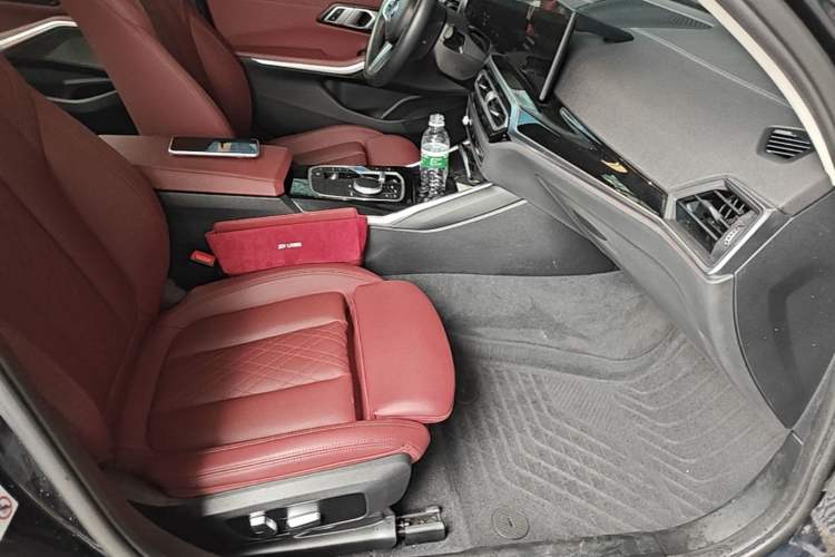 Used BMW i3 2022 eDrive 35 L Right Front Seat