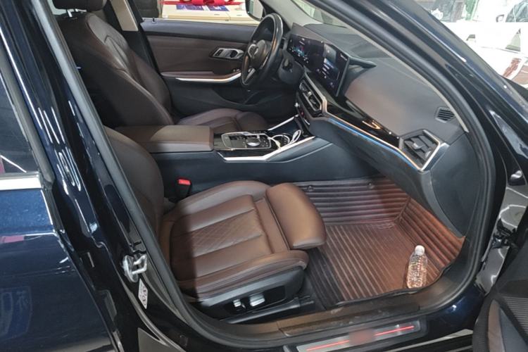 Used BMW i3 2022 eDrive 35 L Right Front Seat