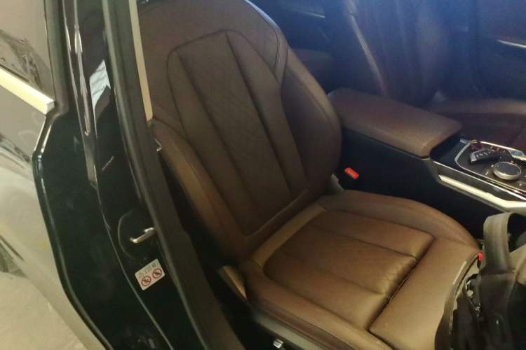 Used BMW i3 2022 eDrive 35 L Right Front Seat