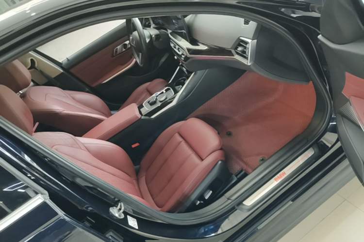 Used BMW i3 2022 eDrive 35 L Right Front Seat