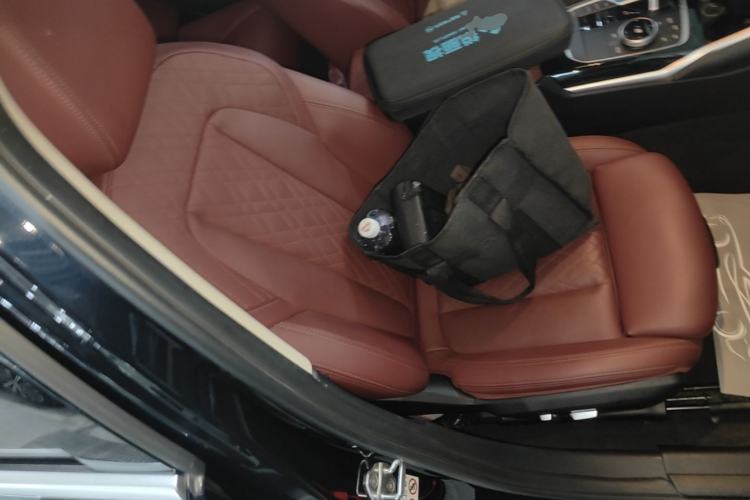 Used BMW i3 2022 eDrive 35 L Right Front Seat