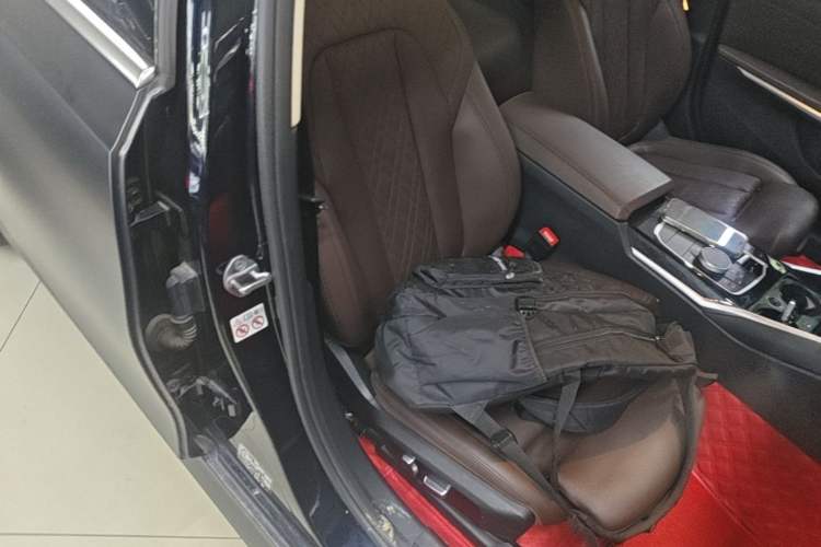 Used BMW i3 2022 eDrive 35 L Right Front Seat