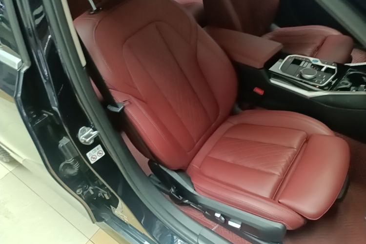 Used BMW i3 2022 eDrive 35 L Right Front Seat