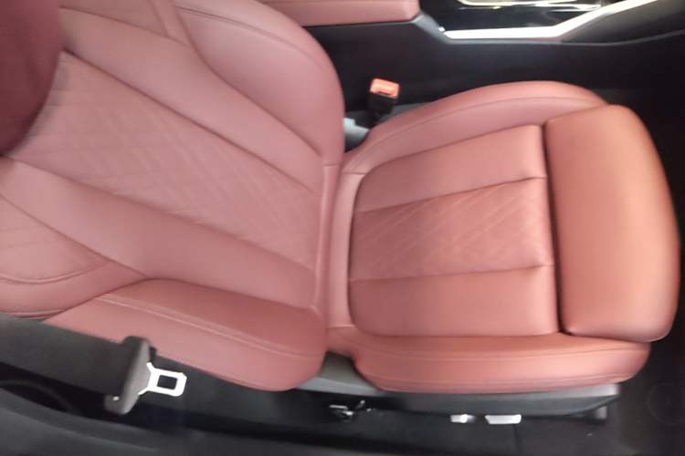 Used BMW i3 2022 eDrive 35 L Right Front Seat