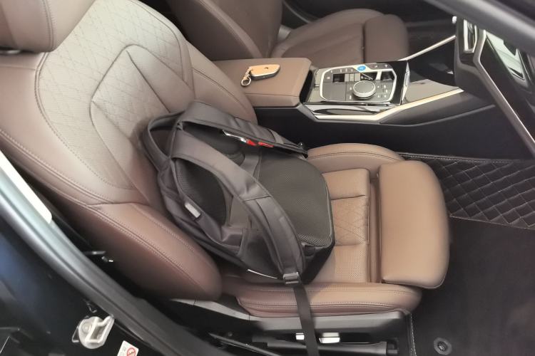Used BMW i3 2022 eDrive 35 L Right Front Seat
