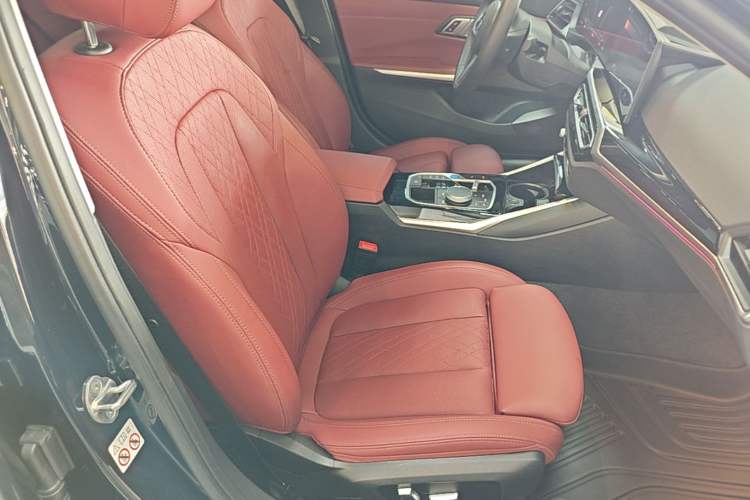 Used BMW i3 2022 eDrive 35 L Right Front Seat