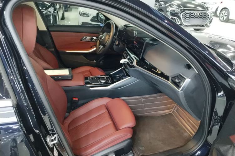 Used BMW i3 2022 eDrive 35 L Right Front Seat