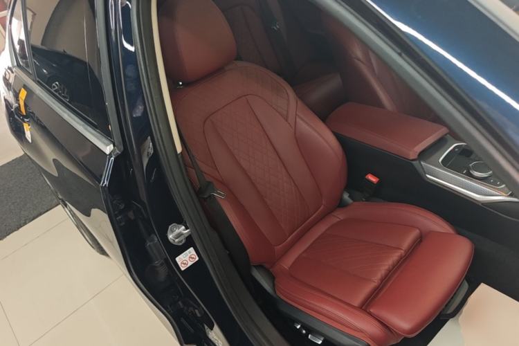 Used BMW i3 2022 eDrive 35 L Right Front Seat
