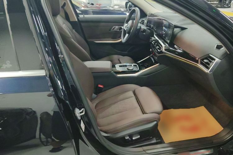 Used BMW i3 2022 eDrive 35 L Right Front Seat