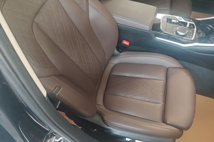 Used BMW i3 2022 eDrive 35 L Right Front Seat