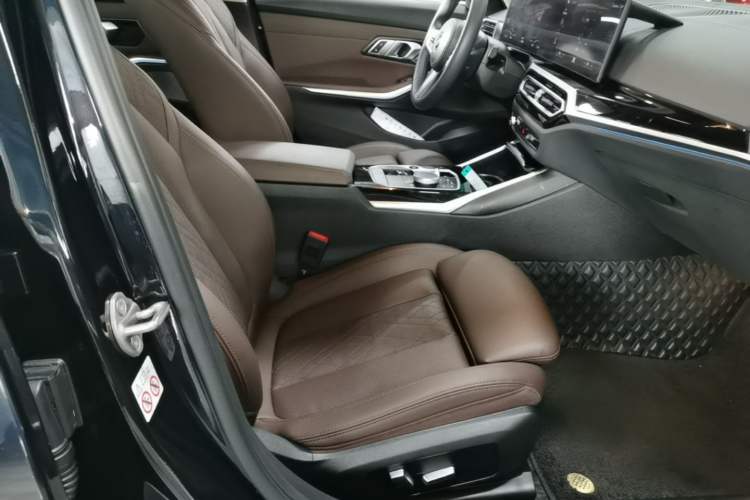 Used BMW i3 2022 eDrive 35 L Right Front Seat